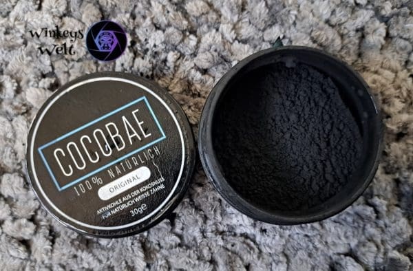 CocoBae – weiße Zähne durch Kokos Aktivkohle